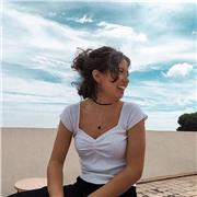 Soy graduada en biología y además poseo un c1 de inglés, con lo cual además de impartir clases de mi materia, podría hacerlo tambien de la asignatura de inglés